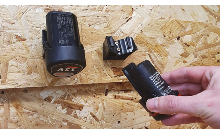 Schwarze StealthMounts Akkuhalterungen für Bosch 10.8/12V, 6 St. STM-BM-BO108-BLK-6 1