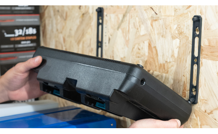 Schwarze StealthMounts Halterung für Makita Doppel-Ladegerät, 2 St. STM-CMC-MK-B 2